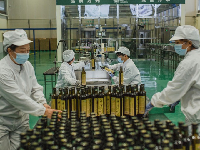 大家都知道，每一滴醇香的祥宇莊園橄欖油，都源自一顆顆小小的油橄欖果實(shí)。今天，就讓..